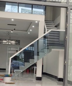 Cầu thang nhôm kính